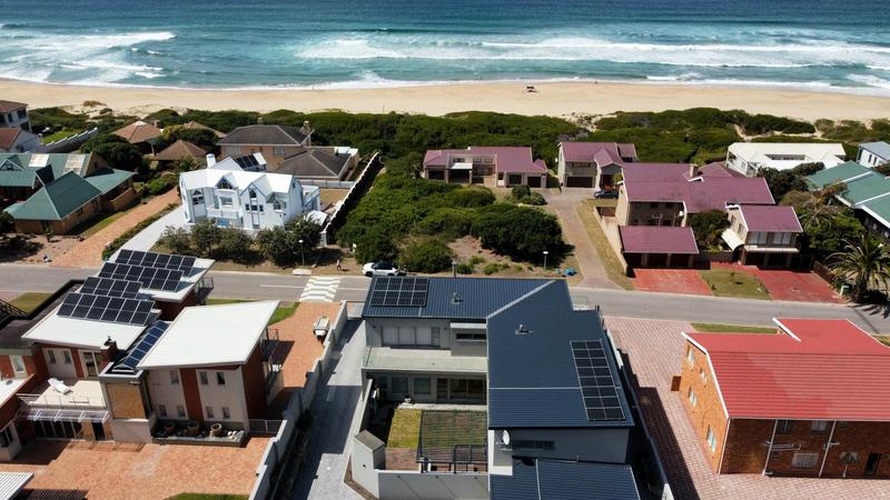 5 Bedroom Property for Sale in Outeniqua Strand Western Cape